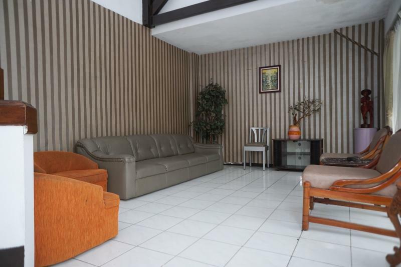Oyo 3953 Hotel Catellya II Cipaku Bandung Exterior foto